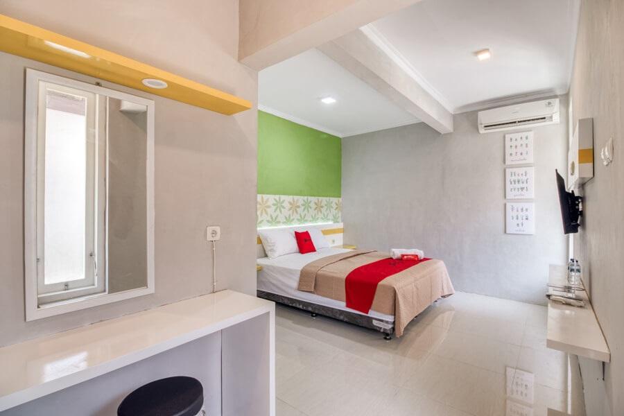 Hotel Reddoorz Near Malioboro Tugu Station Jogja à Yogyakarta Extérieur photo