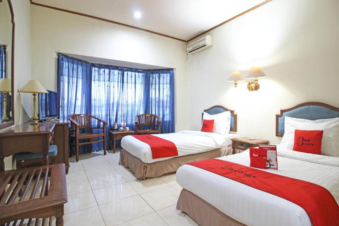 Hotel Reddoorz Near Malioboro Tugu Station Jogja à Yogyakarta Extérieur photo