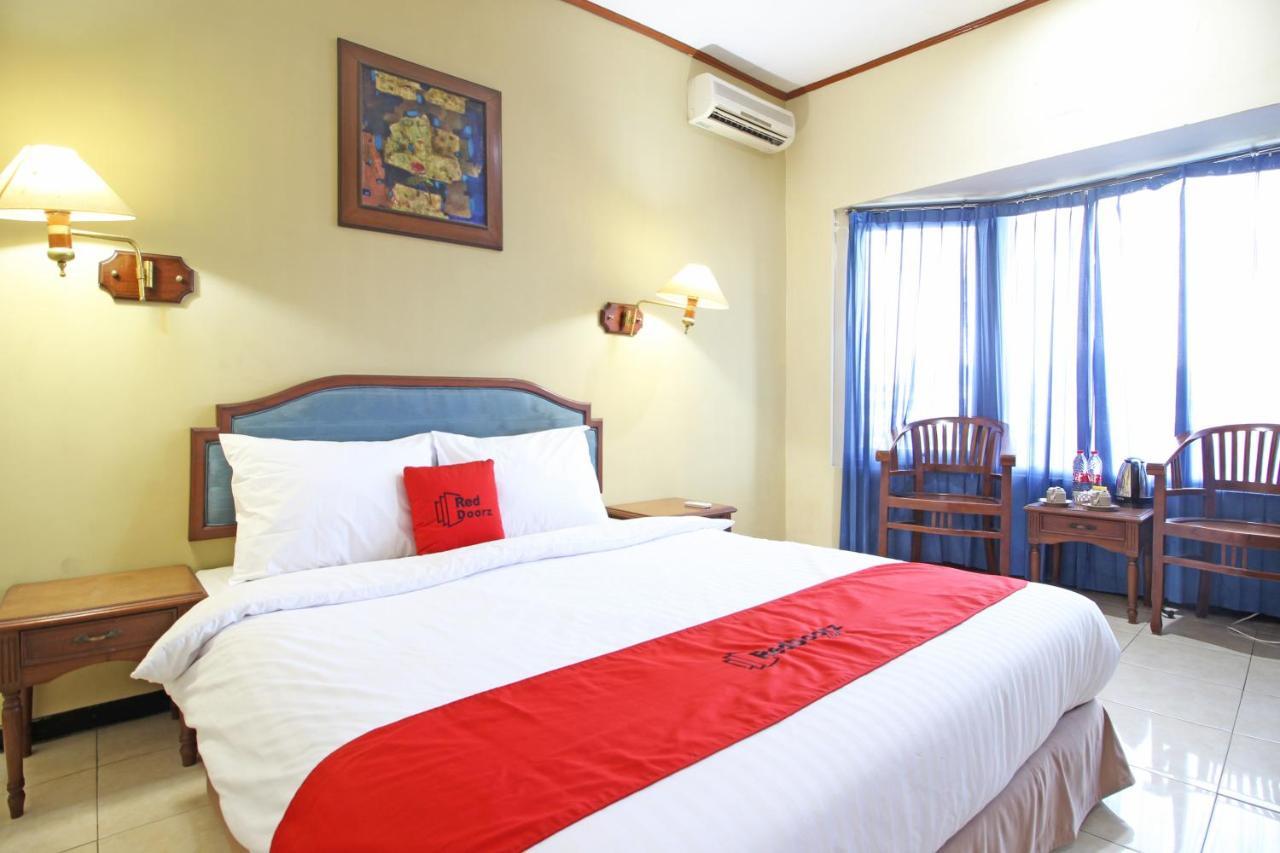 Hotel Reddoorz Near Malioboro Tugu Station Jogja à Yogyakarta Extérieur photo