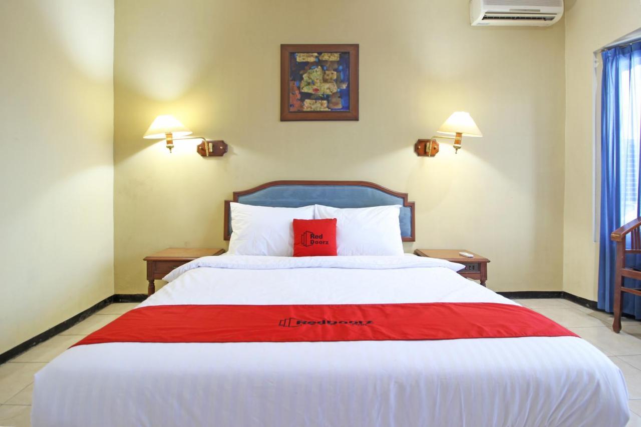 Hotel Reddoorz Near Malioboro Tugu Station Jogja à Yogyakarta Extérieur photo